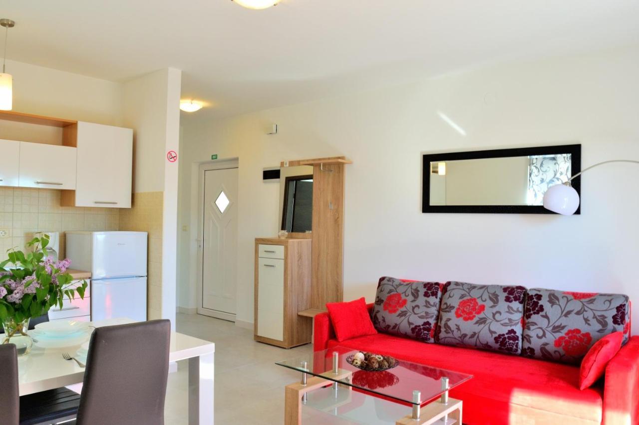 אומאג Apartment Domus Lauri מראה חיצוני תמונה