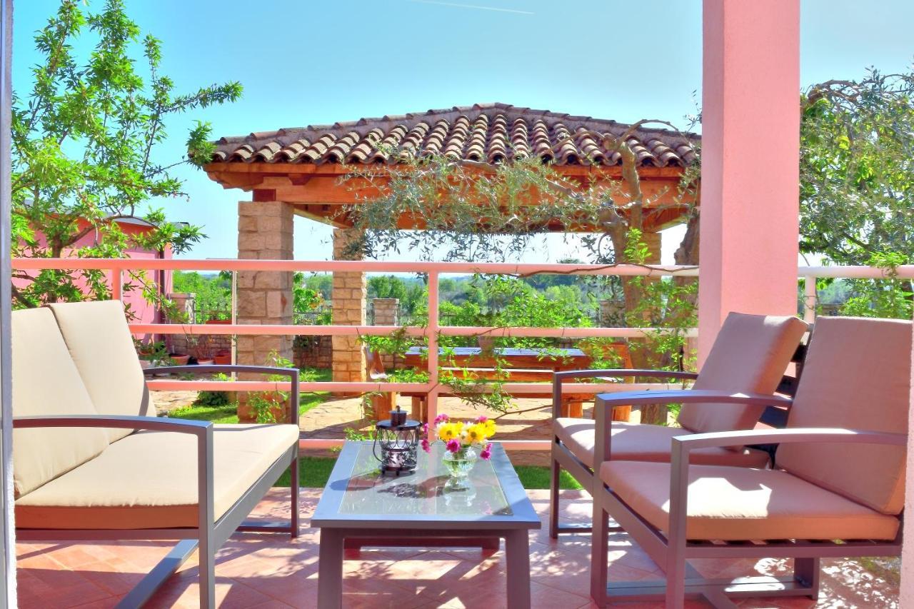אומאג Apartment Domus Lauri מראה חיצוני תמונה
