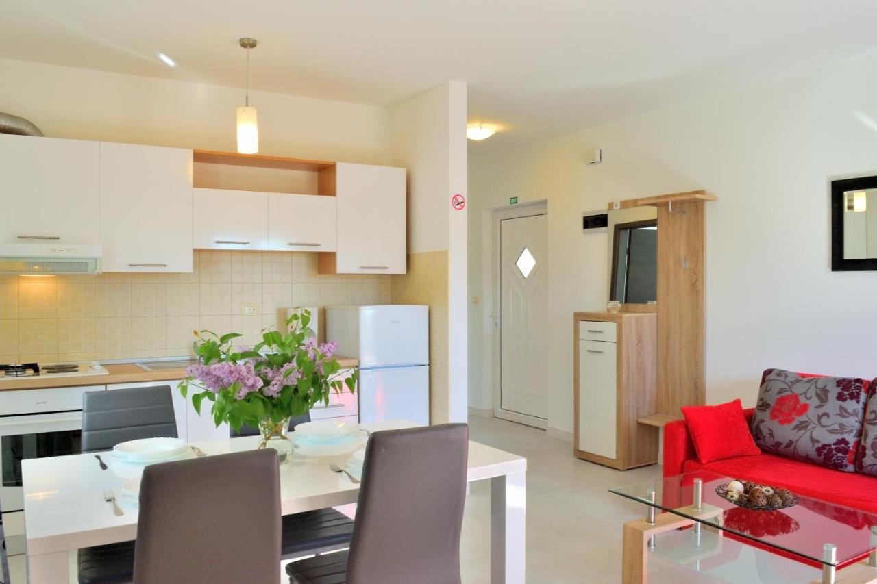 אומאג Apartment Domus Lauri מראה חיצוני תמונה