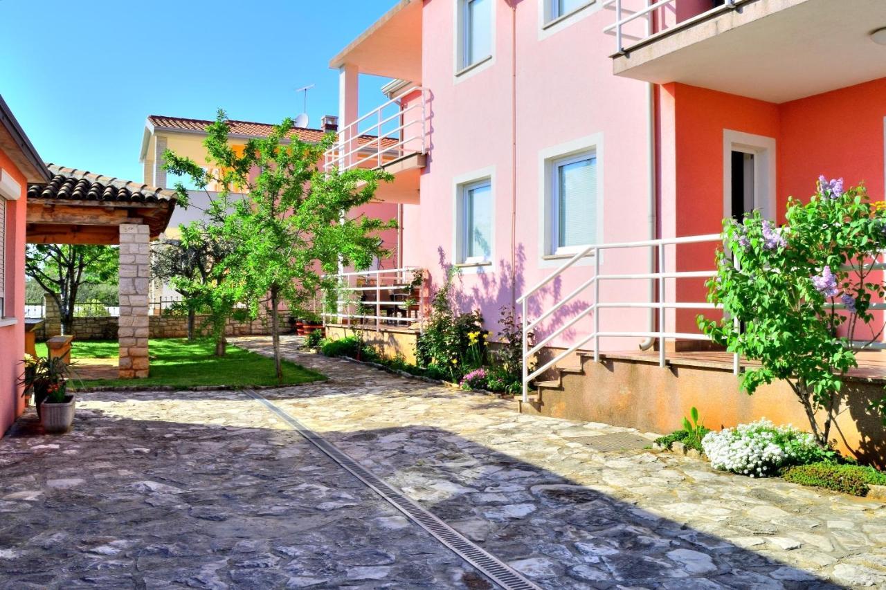 אומאג Apartment Domus Lauri מראה חיצוני תמונה