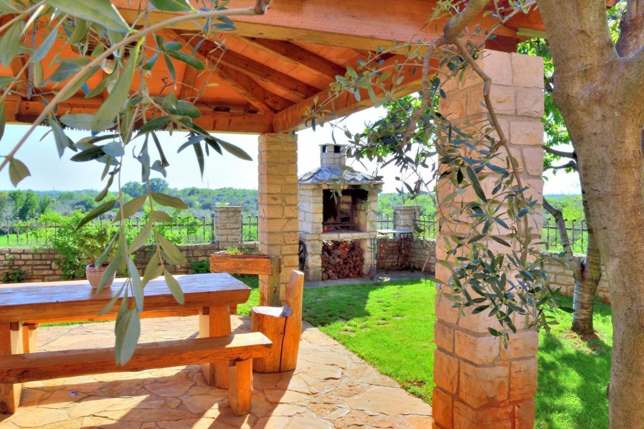 אומאג Apartment Domus Lauri מראה חיצוני תמונה