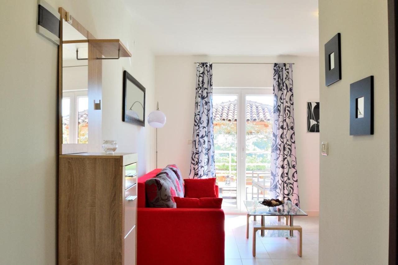 אומאג Apartment Domus Lauri מראה חיצוני תמונה