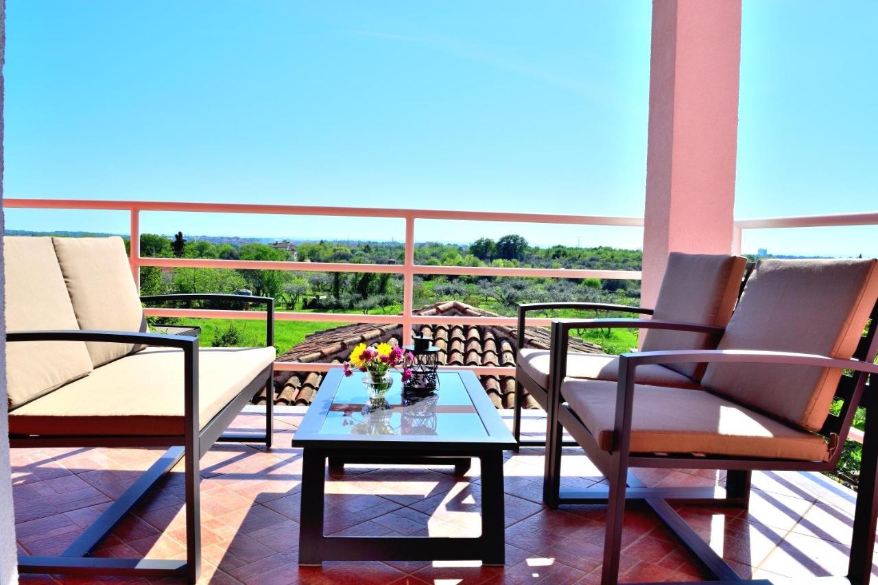 אומאג Apartment Domus Lauri מראה חיצוני תמונה