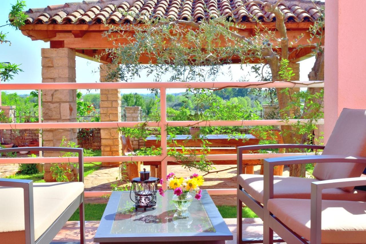 אומאג Apartment Domus Lauri מראה חיצוני תמונה