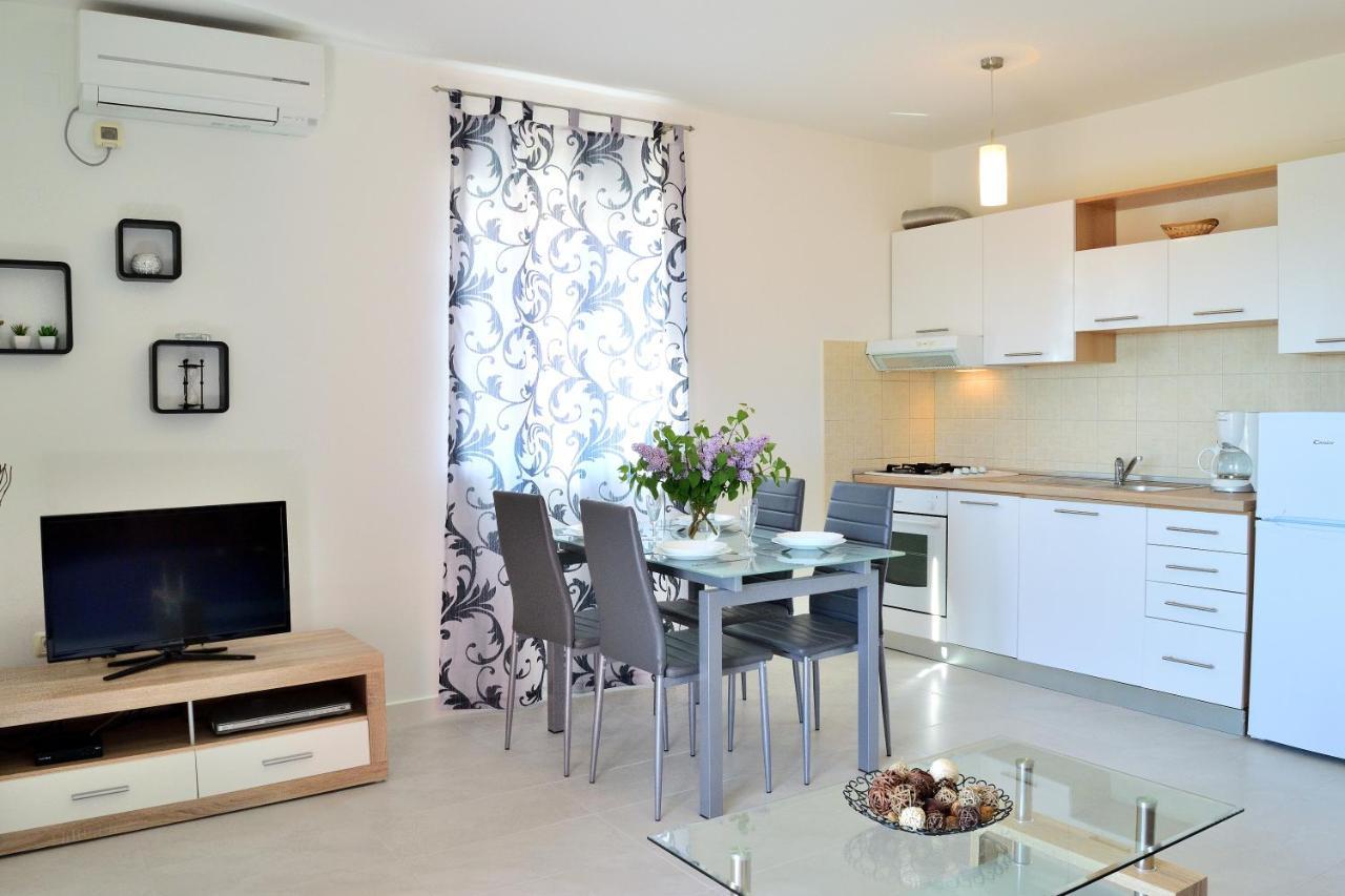 אומאג Apartment Domus Lauri מראה חיצוני תמונה